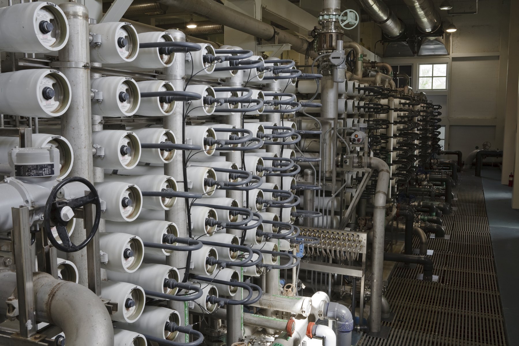 RO membrane vessel hall — industrial reverse osmosis installation