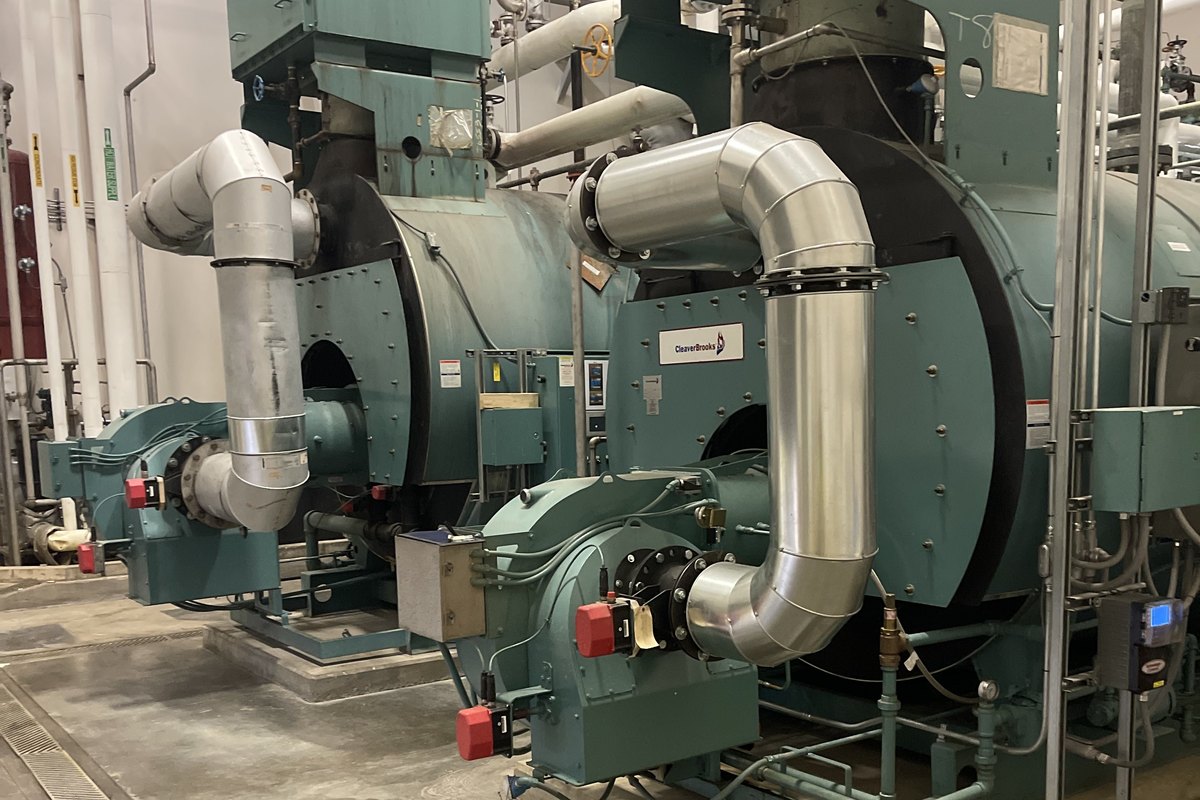 Firetube boiler with burner assembly